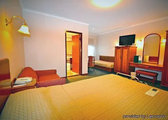Adelaide Inn Australia