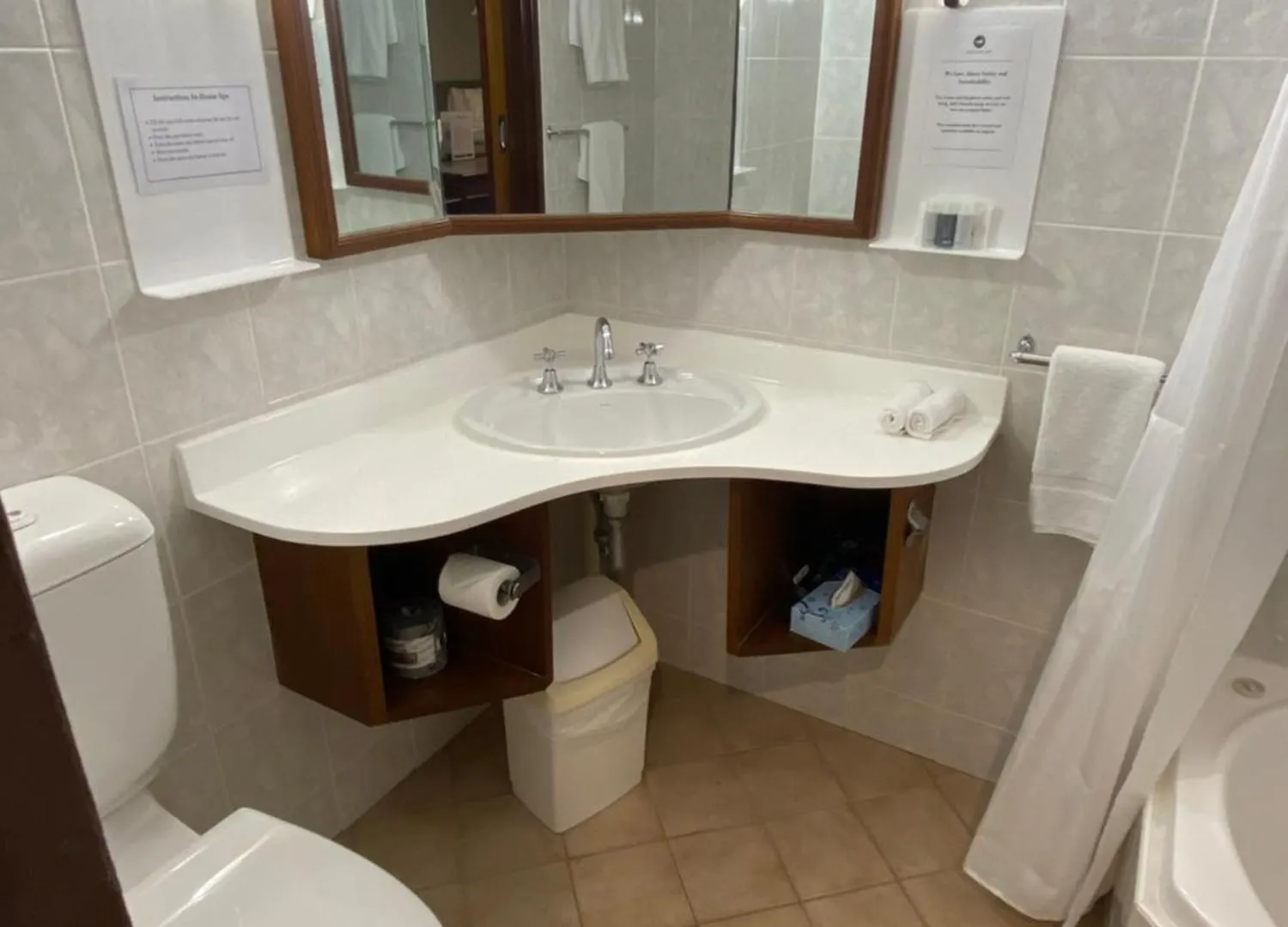 Adelaide Inn 4*,  Australia