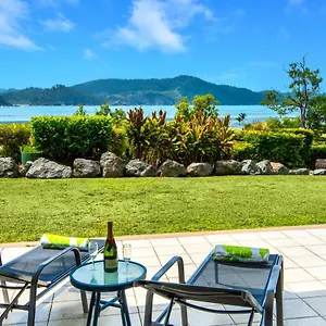  Apartment Frangipani Beachfront F5 On By Hamorent Australia
