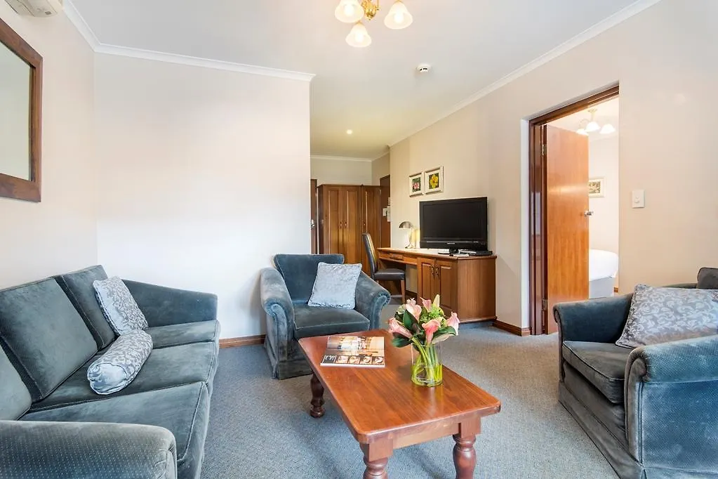 Adelaide Inn