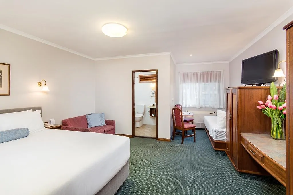 **** Hotel Adelaide Inn Australia