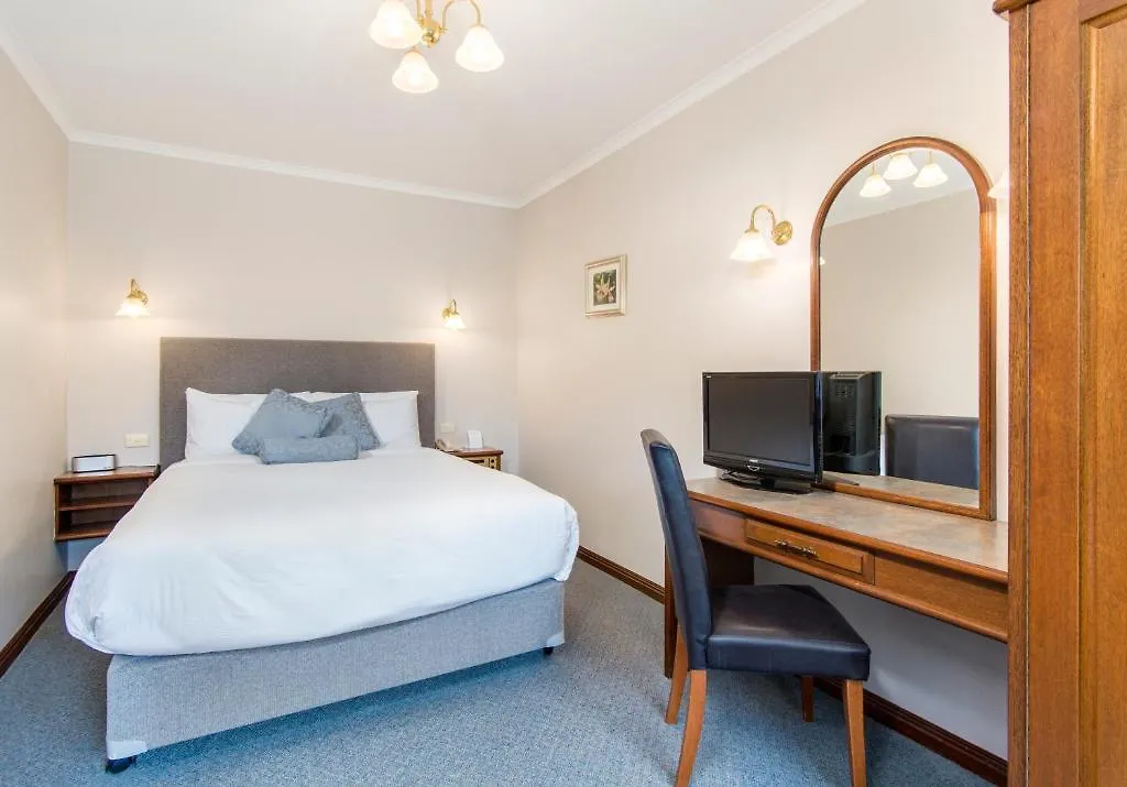 Adelaide Inn