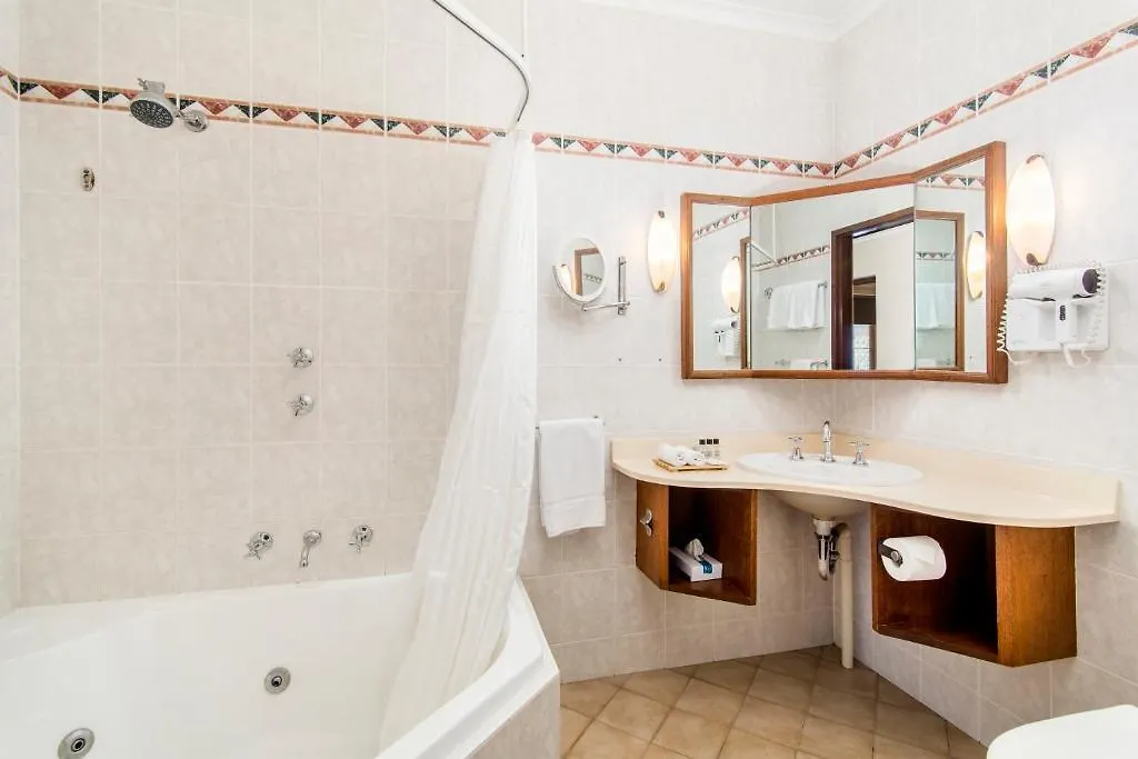 **** Hotel Adelaide Inn Australia