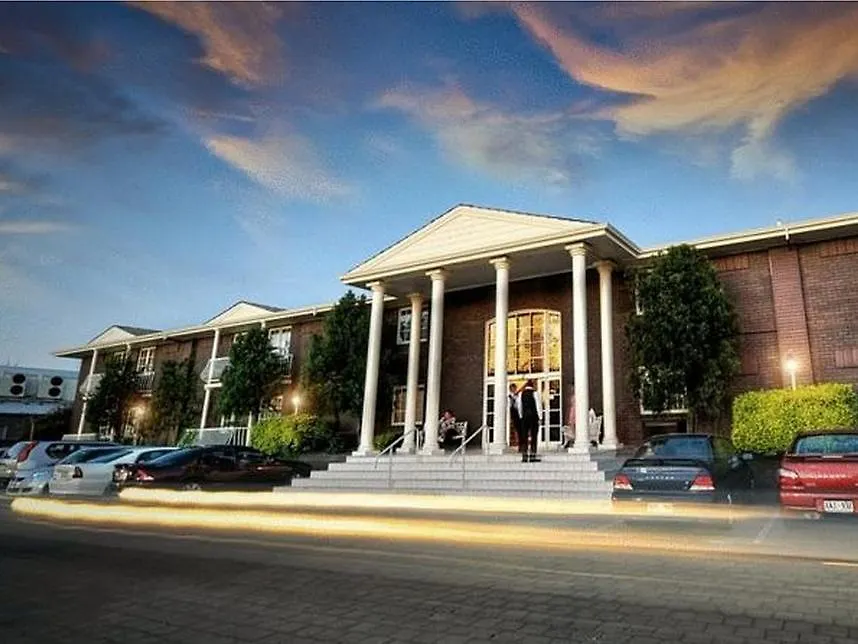 **** Otel Adelaide Inn Avustralya